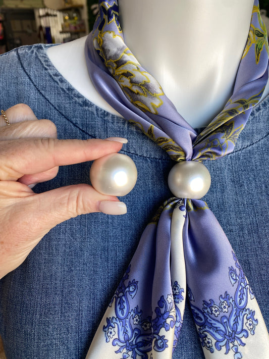 Pearl Scarf Slide