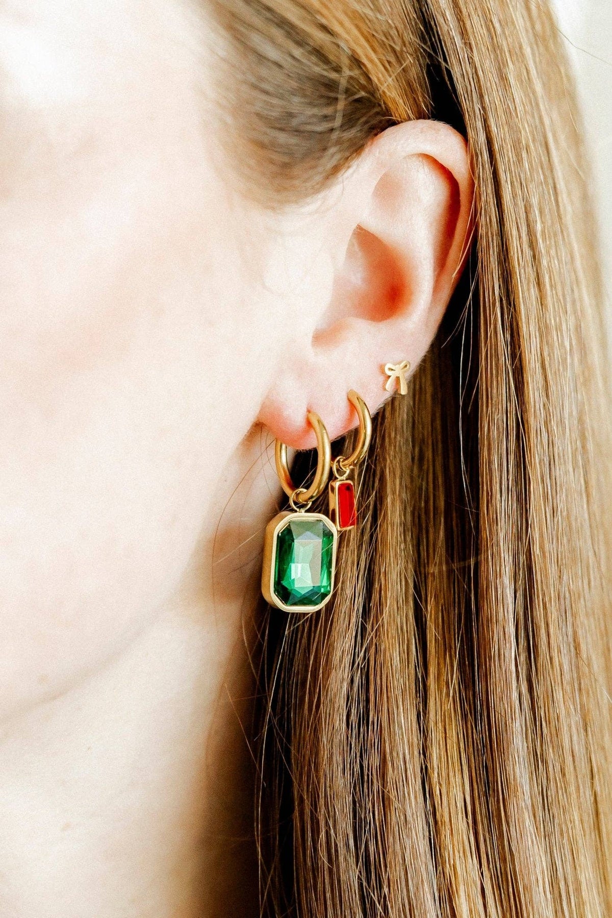 Screwback Stud Earrings - Ruby Bow