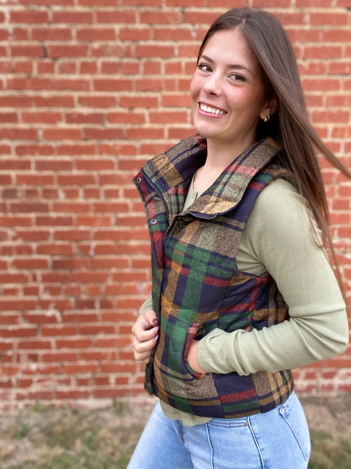 Outerwear Daevi Plaid Puff Vest- Green