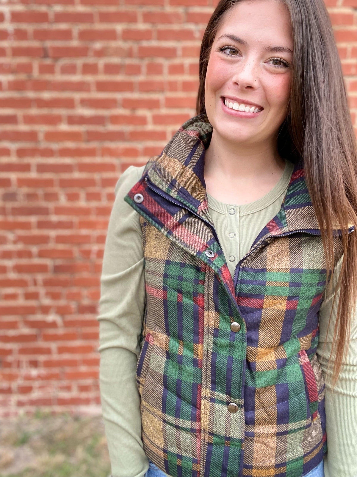 Outerwear Daevi Plaid Puff Vest- Green