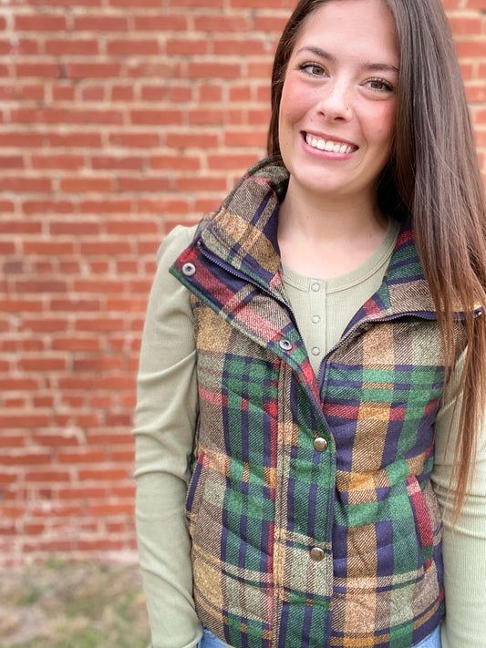 Outerwear Daevi Plaid Puff Vest- Green