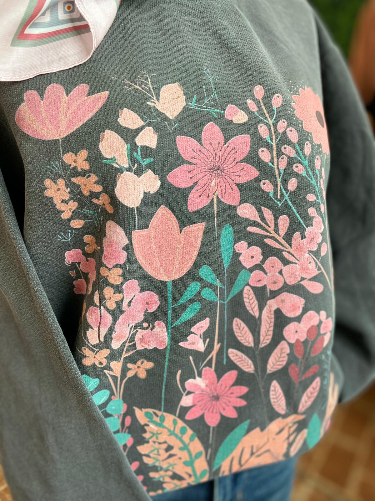 Graphic Tees Water Color Flowers Pullover Crew- Pepper